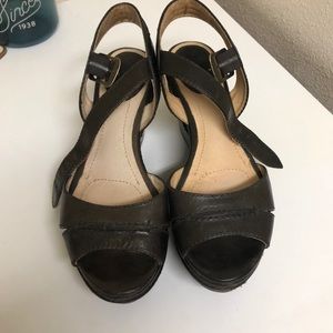 Charlie Seam Brown leather Frye wedge sandal